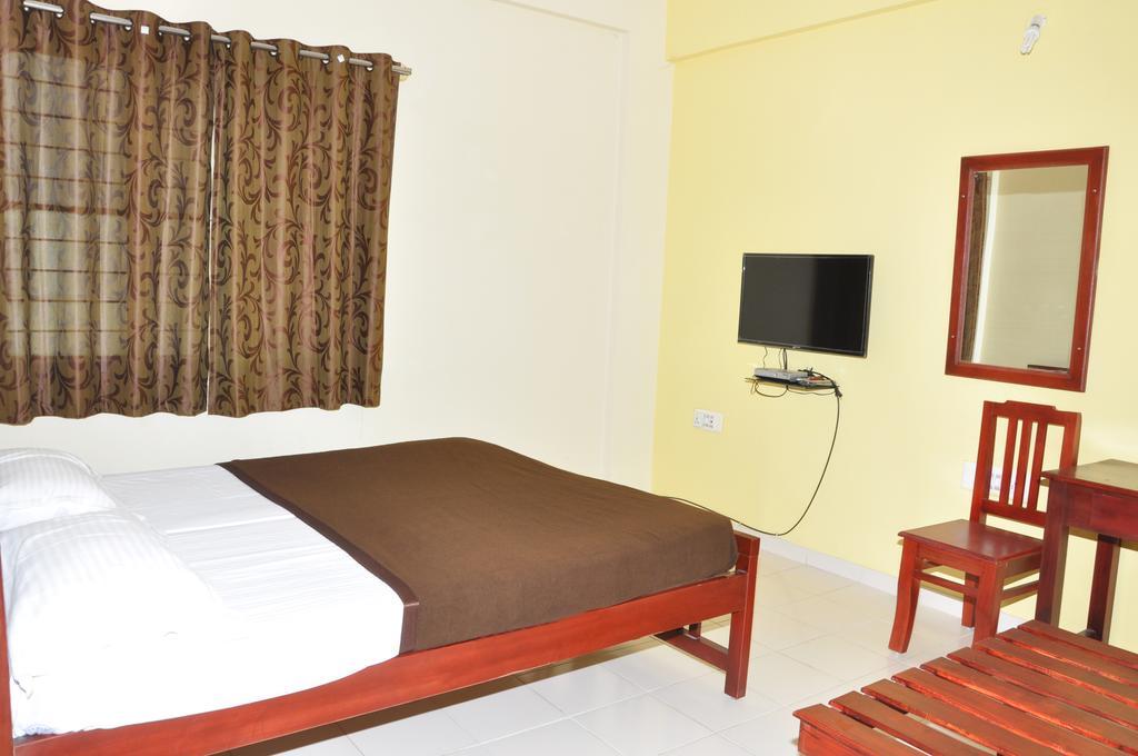 Hotel Vega Residency Bangalore Zimmer foto